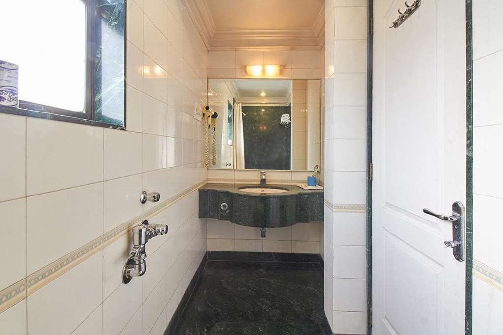 ホテルスリマーン プネ 部屋 写真
